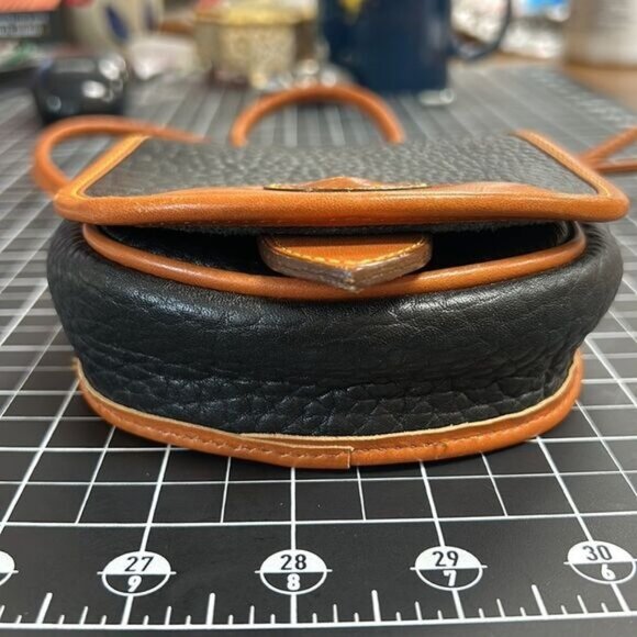 Dooney & Bourke Black Brown All Weather Leather Crossbody Bag With Long Strap - Picture 2 of 9